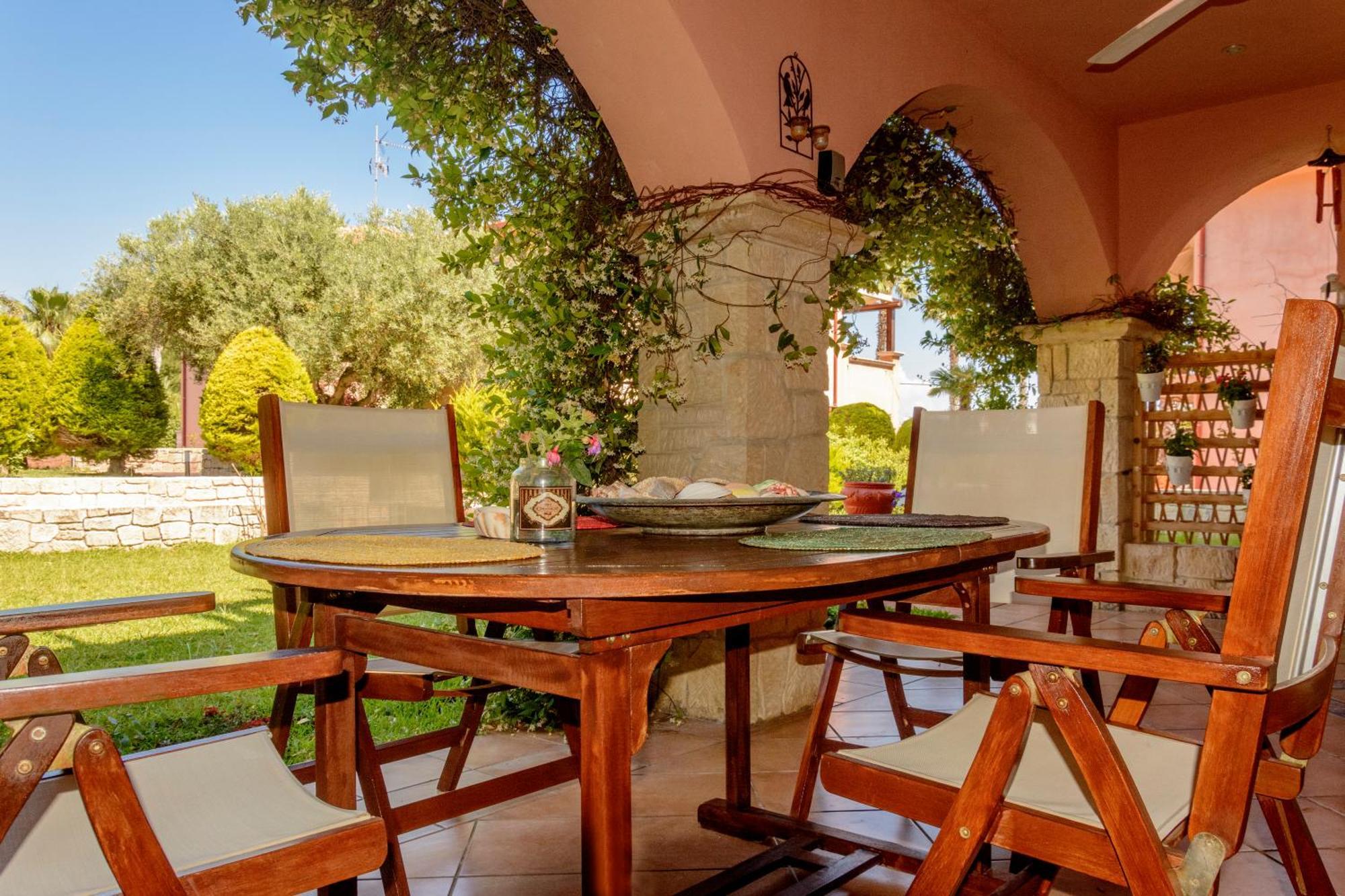 La Luna House Pefkochori Bagian luar foto